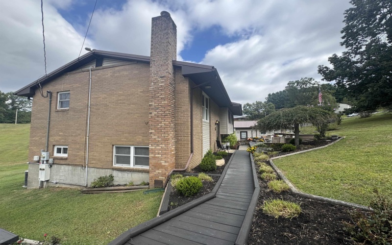 484 Red Knob Road, Buckhannon, West Virginia 26201, 4 Bedrooms Bedrooms, 8 Rooms Rooms,3 BathroomsBathrooms,Single Family Detached,For Sale,Red Knob,10161308