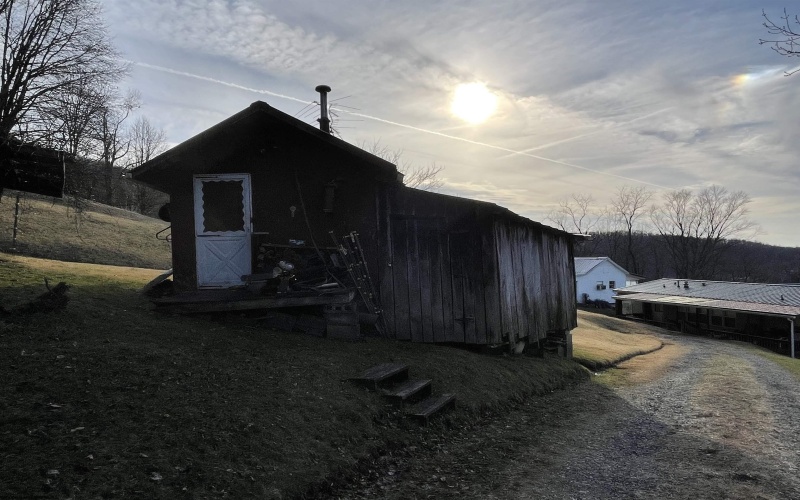 505 Kanawha Street, Gassaway, West Virginia 26624, 3 Bedrooms Bedrooms, 6 Rooms Rooms,2 BathroomsBathrooms,Single Family Detached,For Sale,Kanawha,10163226