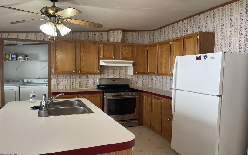 505 Kanawha Street, Gassaway, West Virginia 26624, 3 Bedrooms Bedrooms, 6 Rooms Rooms,2 BathroomsBathrooms,Single Family Detached,For Sale,Kanawha,10163226