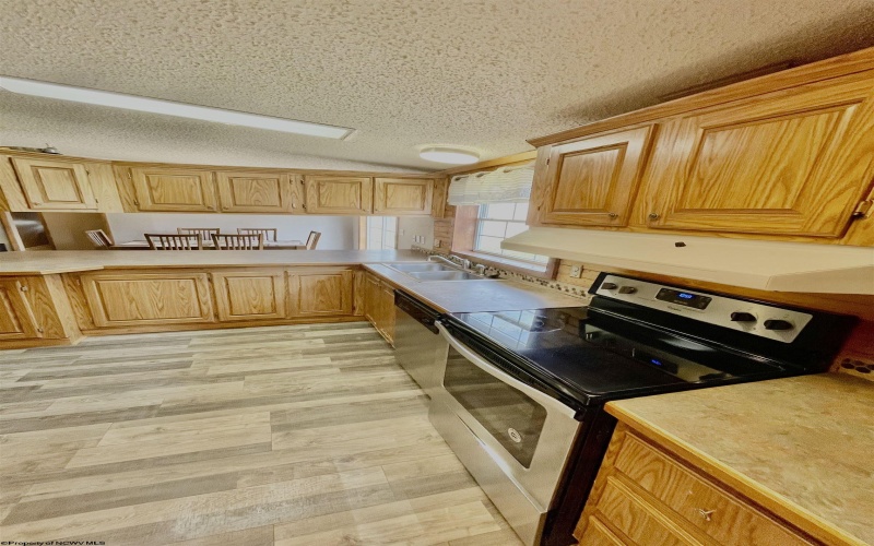 13 Southgate Drive, Fairmont, West Virginia 26554, 3 Bedrooms Bedrooms, 5 Rooms Rooms,2 BathroomsBathrooms,Single Family Detached,For Sale,Southgate,10163227