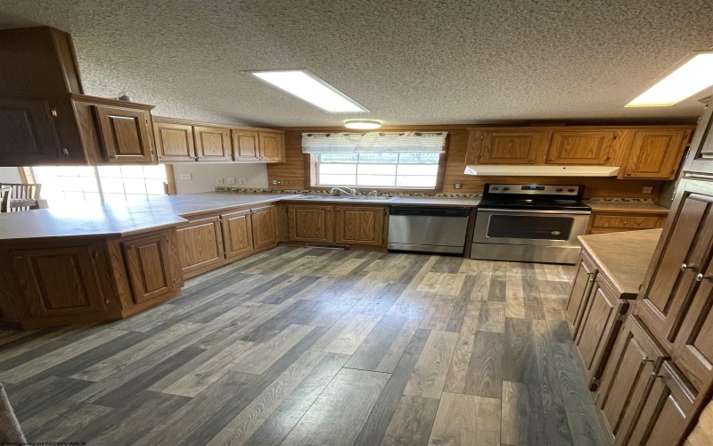 13 Southgate Drive, Fairmont, West Virginia 26554, 3 Bedrooms Bedrooms, 5 Rooms Rooms,2 BathroomsBathrooms,Single Family Detached,For Sale,Southgate,10163227