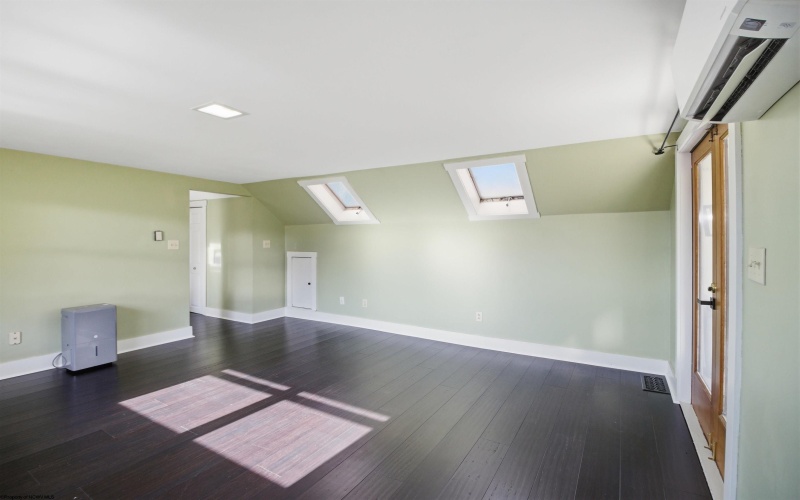 130 Saint Francis Way, Bridgeport, West Virginia 26330, 4 Bedrooms Bedrooms, 9 Rooms Rooms,3 BathroomsBathrooms,Single Family Detached,For Sale,Saint Francis,10163231