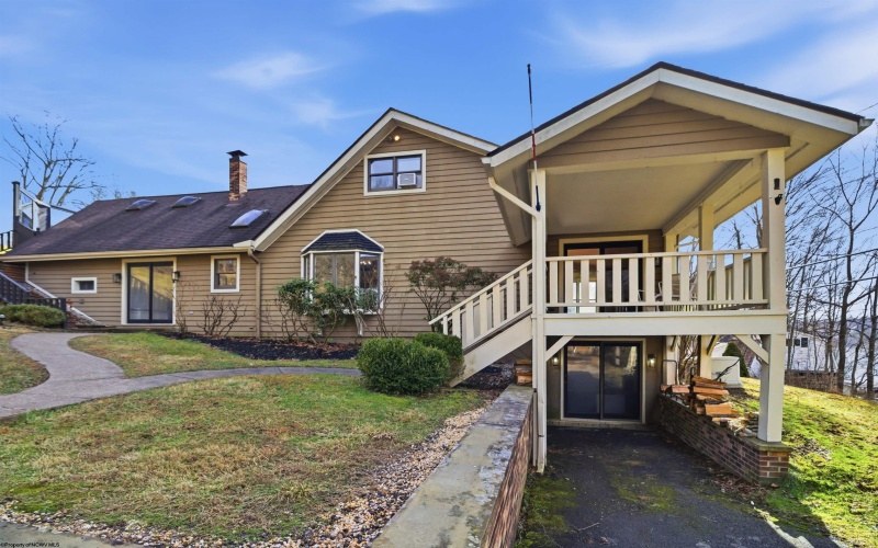 130 Saint Francis Way, Bridgeport, West Virginia 26330, 4 Bedrooms Bedrooms, 9 Rooms Rooms,3 BathroomsBathrooms,Single Family Detached,For Sale,Saint Francis,10163231