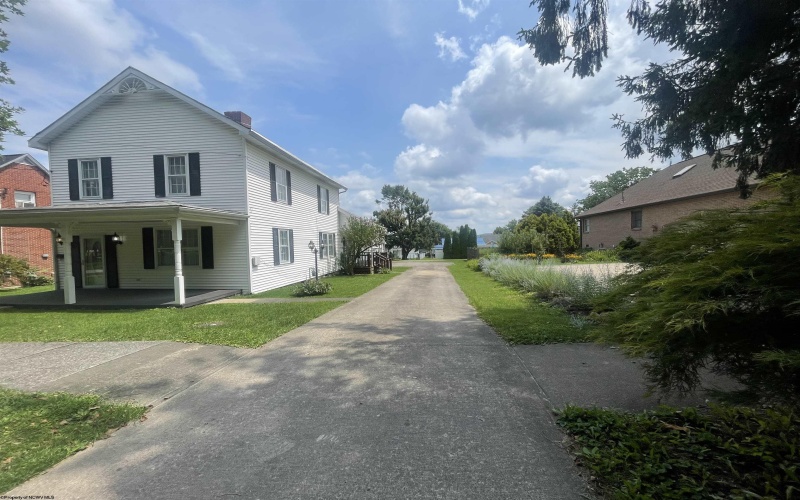 146 Barbour Street, Buckhannon, West Virginia 26201-2350, 3 Bedrooms Bedrooms, 7 Rooms Rooms,2 BathroomsBathrooms,Single Family Detached,For Sale,Barbour,10160694