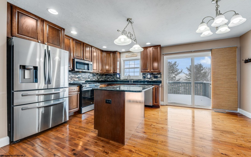 39 Sundance Drive, Morgantown, West Virginia 26508, 6 Bedrooms Bedrooms, 9 Rooms Rooms,3 BathroomsBathrooms,Single Family Detached,For Sale,Sundance,10163233