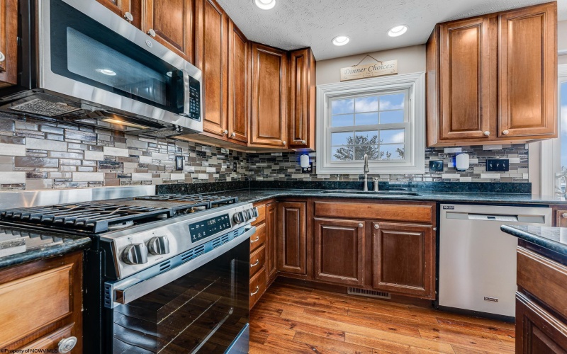 39 Sundance Drive, Morgantown, West Virginia 26508, 6 Bedrooms Bedrooms, 9 Rooms Rooms,3 BathroomsBathrooms,Single Family Detached,For Sale,Sundance,10163233