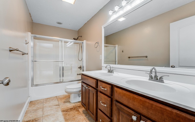 39 Sundance Drive, Morgantown, West Virginia 26508, 6 Bedrooms Bedrooms, 9 Rooms Rooms,3 BathroomsBathrooms,Single Family Detached,For Sale,Sundance,10163233