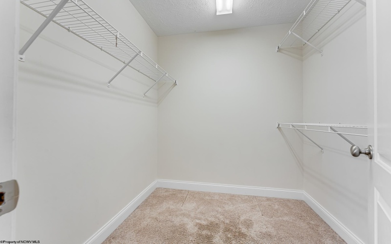 39 Sundance Drive, Morgantown, West Virginia 26508, 6 Bedrooms Bedrooms, 9 Rooms Rooms,3 BathroomsBathrooms,Single Family Detached,For Sale,Sundance,10163233