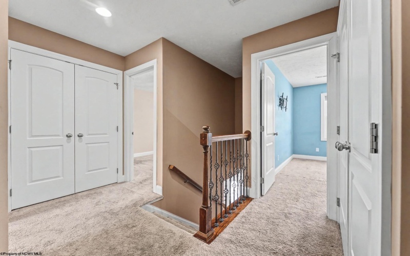 39 Sundance Drive, Morgantown, West Virginia 26508, 6 Bedrooms Bedrooms, 9 Rooms Rooms,3 BathroomsBathrooms,Single Family Detached,For Sale,Sundance,10163233