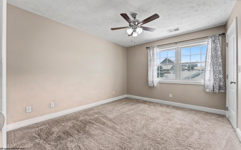 39 Sundance Drive, Morgantown, West Virginia 26508, 6 Bedrooms Bedrooms, 9 Rooms Rooms,3 BathroomsBathrooms,Single Family Detached,For Sale,Sundance,10163233