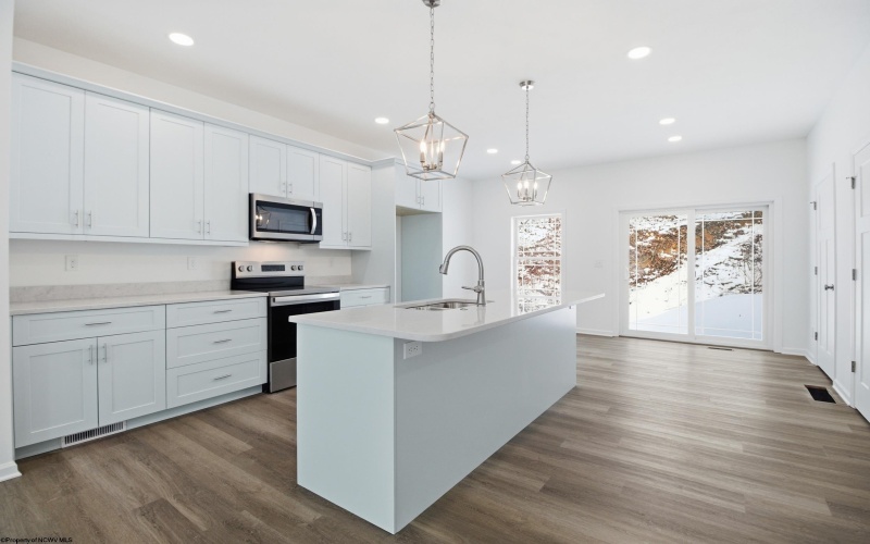 105 Frisco Lane, Bridgeport, West Virginia 26330, 3 Bedrooms Bedrooms, 5 Rooms Rooms,2 BathroomsBathrooms,Single Family Attached,For Sale,Frisco,10163243