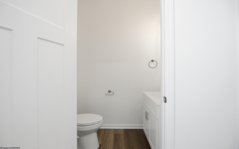 105 Frisco Lane, Bridgeport, West Virginia 26330, 3 Bedrooms Bedrooms, 5 Rooms Rooms,2 BathroomsBathrooms,Single Family Attached,For Sale,Frisco,10163243