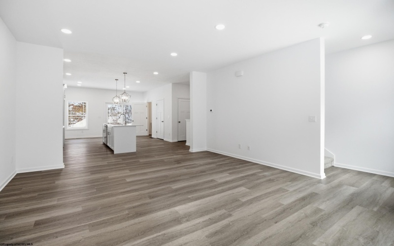 105 Frisco Lane, Bridgeport, West Virginia 26330, 3 Bedrooms Bedrooms, 5 Rooms Rooms,2 BathroomsBathrooms,Single Family Attached,For Sale,Frisco,10163243