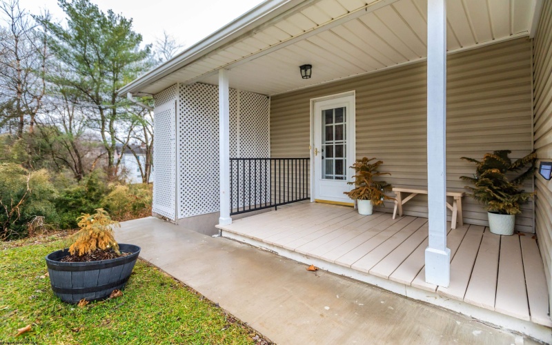 59 Monongahela Avenue, Westover, West Virginia 26501, 3 Bedrooms Bedrooms, 7 Rooms Rooms,2 BathroomsBathrooms,Single Family Detached,For Sale,Monongahela,10163237