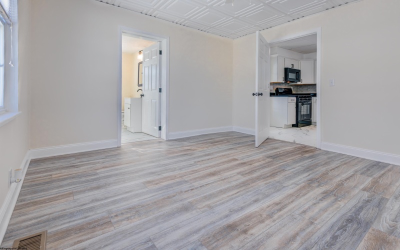 59 Monongahela Avenue, Westover, West Virginia 26501, 3 Bedrooms Bedrooms, 7 Rooms Rooms,2 BathroomsBathrooms,Single Family Detached,For Sale,Monongahela,10163237