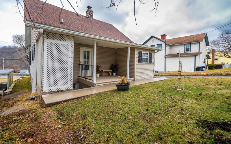 59 Monongahela Avenue, Westover, West Virginia 26501, 3 Bedrooms Bedrooms, 7 Rooms Rooms,2 BathroomsBathrooms,Single Family Detached,For Sale,Monongahela,10163237