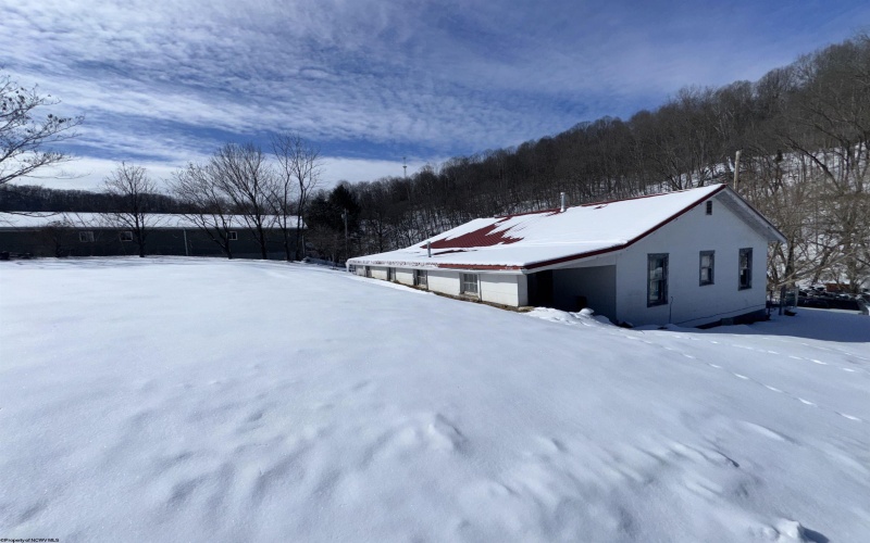 245 Riverside Drive, Weston, West Virginia 26452, 2 Bedrooms Bedrooms, 6 Rooms Rooms,1 BathroomBathrooms,Single Family Detached,For Sale,Riverside,10163247