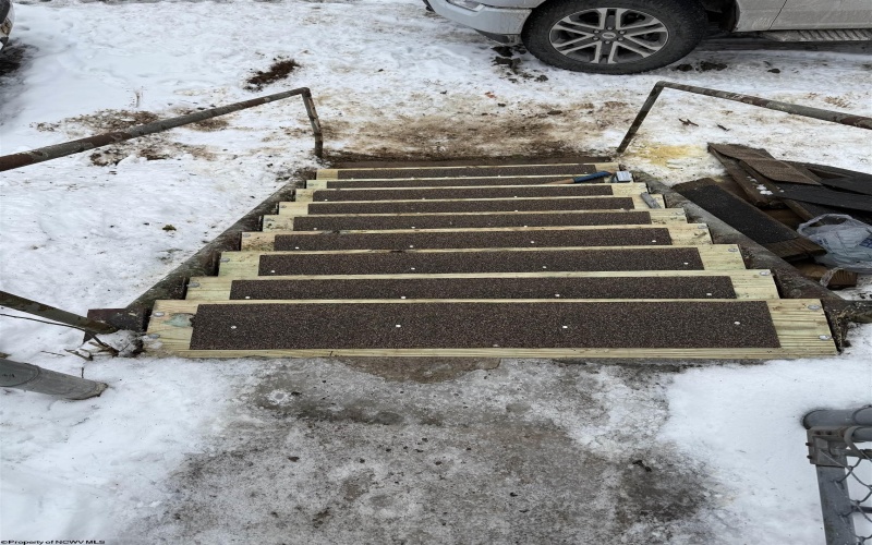 245 Riverside Drive, Weston, West Virginia 26452, 2 Bedrooms Bedrooms, 6 Rooms Rooms,1 BathroomBathrooms,Single Family Detached,For Sale,Riverside,10163247