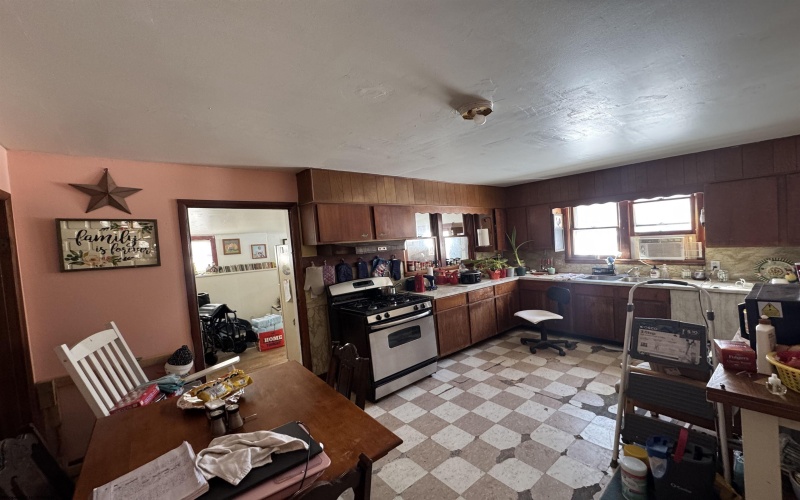 245 Riverside Drive, Weston, West Virginia 26452, 2 Bedrooms Bedrooms, 6 Rooms Rooms,1 BathroomBathrooms,Single Family Detached,For Sale,Riverside,10163247