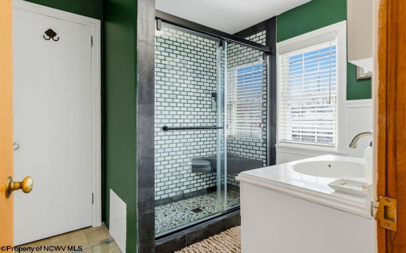 1511 Franklin Avenue, Clarksburg, West Virginia 26301, 2 Bedrooms Bedrooms, 6 Rooms Rooms,1 BathroomBathrooms,Single Family Detached,For Sale,Franklin,10163249