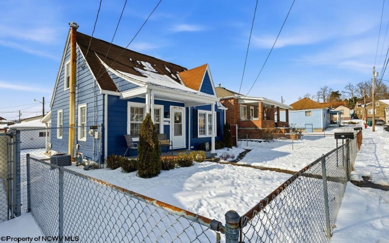 1511 Franklin Avenue, Clarksburg, West Virginia 26301, 2 Bedrooms Bedrooms, 6 Rooms Rooms,1 BathroomBathrooms,Single Family Detached,For Sale,Franklin,10163249