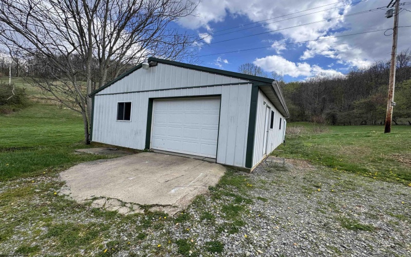 1154 Sunrise Drive, Lost Creek, West Virginia 26385, 3 Bedrooms Bedrooms, 8 Rooms Rooms,2 BathroomsBathrooms,Single Family Detached,For Sale,Sunrise,10163255