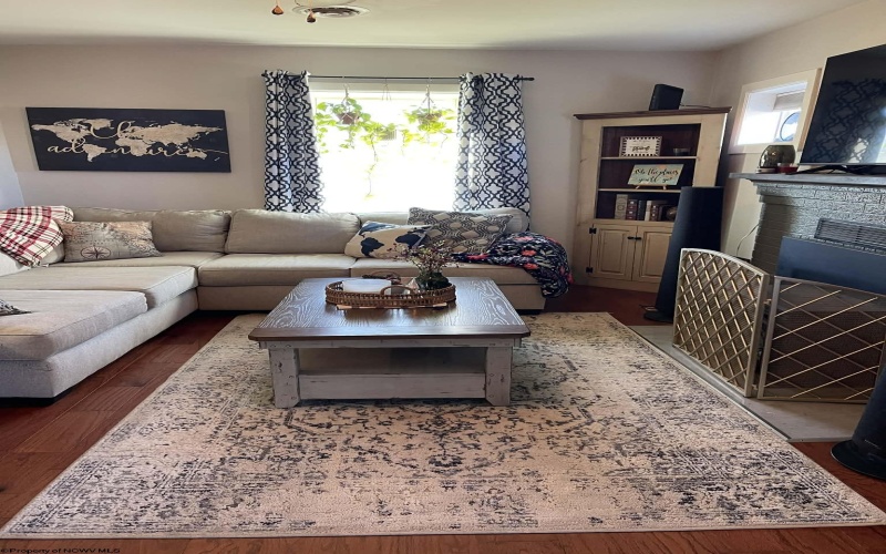 1 Knapp Street, Elkins, West Virginia 26241, 3 Bedrooms Bedrooms, 6 Rooms Rooms,1 BathroomBathrooms,Single Family Detached,For Sale,Knapp,10162637