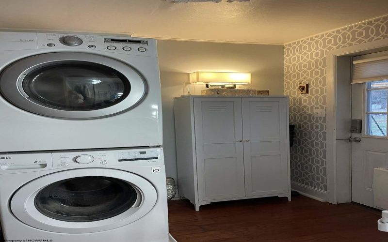 1 Knapp Street, Elkins, West Virginia 26241, 3 Bedrooms Bedrooms, 6 Rooms Rooms,1 BathroomBathrooms,Single Family Detached,For Sale,Knapp,10162637