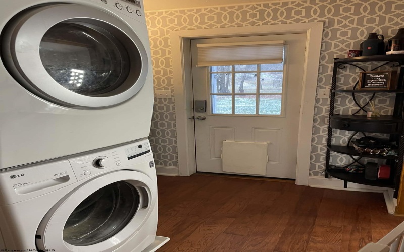 1 Knapp Street, Elkins, West Virginia 26241, 3 Bedrooms Bedrooms, 6 Rooms Rooms,1 BathroomBathrooms,Single Family Detached,For Sale,Knapp,10162637