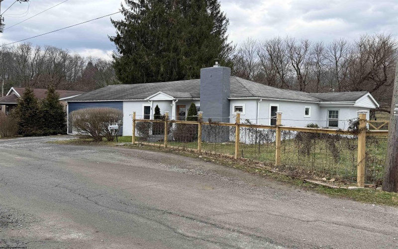 1 Knapp Street, Elkins, West Virginia 26241, 3 Bedrooms Bedrooms, 6 Rooms Rooms,1 BathroomBathrooms,Single Family Detached,For Sale,Knapp,10162637