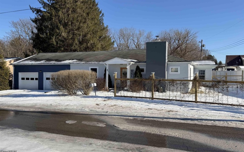 1 Knapp Street, Elkins, West Virginia 26241, 3 Bedrooms Bedrooms, 6 Rooms Rooms,1 BathroomBathrooms,Single Family Detached,For Sale,Knapp,10162637