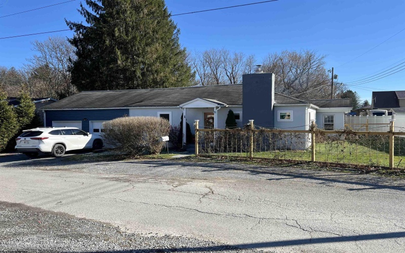 1 Knapp Street, Elkins, West Virginia 26241, 3 Bedrooms Bedrooms, 6 Rooms Rooms,1 BathroomBathrooms,Single Family Detached,For Sale,Knapp,10162637