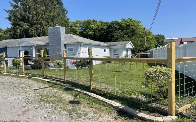1 Knapp Street, Elkins, West Virginia 26241, 3 Bedrooms Bedrooms, 6 Rooms Rooms,1 BathroomBathrooms,Single Family Detached,For Sale,Knapp,10162637