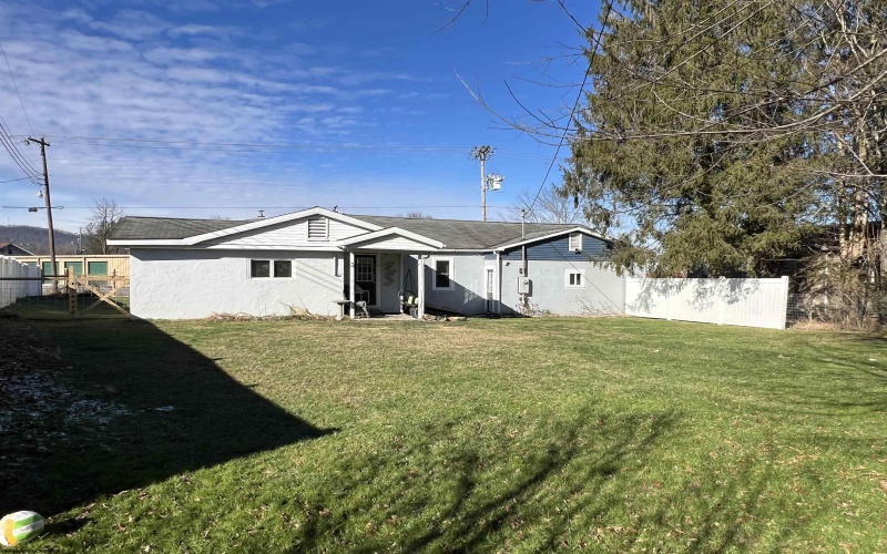 1 Knapp Street, Elkins, West Virginia 26241, 3 Bedrooms Bedrooms, 6 Rooms Rooms,1 BathroomBathrooms,Single Family Detached,For Sale,Knapp,10162637