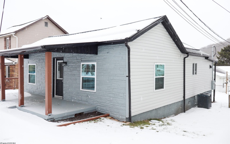 41 Jasper Street, Rivesville, West Virginia 26588, 2 Bedrooms Bedrooms, 6 Rooms Rooms,1 BathroomBathrooms,Single Family Detached,For Sale,Jasper,10163269