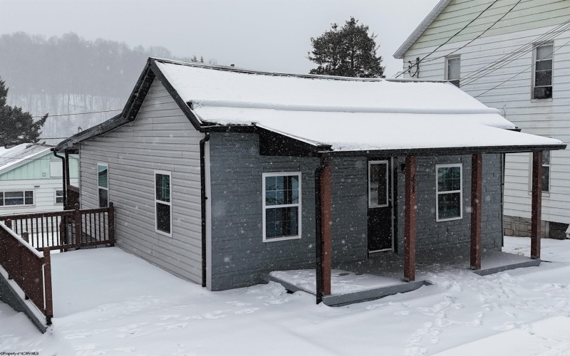 41 Jasper Street, Rivesville, West Virginia 26588, 2 Bedrooms Bedrooms, 6 Rooms Rooms,1 BathroomBathrooms,Single Family Detached,For Sale,Jasper,10163269