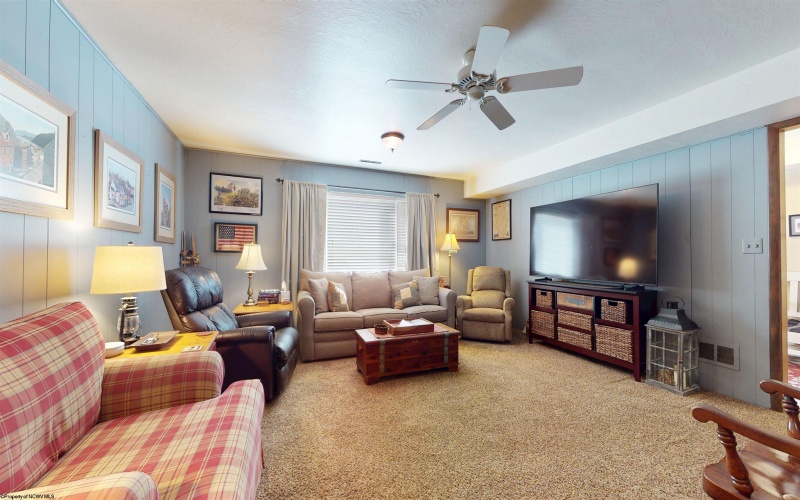 929 Pine Hill Drive, Fairmont, West Virginia 26554, 4 Bedrooms Bedrooms, 10 Rooms Rooms,2 BathroomsBathrooms,Single Family Detached,For Sale,Pine Hill,10163261