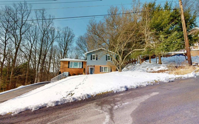 929 Pine Hill Drive, Fairmont, West Virginia 26554, 4 Bedrooms Bedrooms, 10 Rooms Rooms,2 BathroomsBathrooms,Single Family Detached,For Sale,Pine Hill,10163261