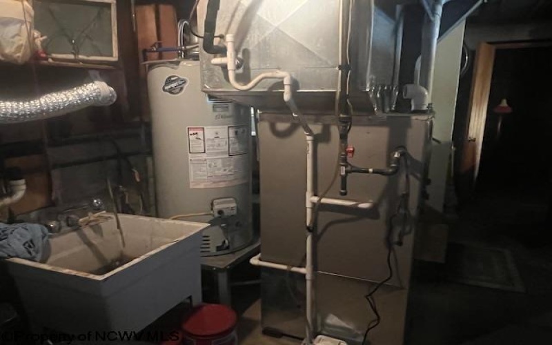 929 Pine Hill Drive, Fairmont, West Virginia 26554, 4 Bedrooms Bedrooms, 10 Rooms Rooms,2 BathroomsBathrooms,Single Family Detached,For Sale,Pine Hill,10163261