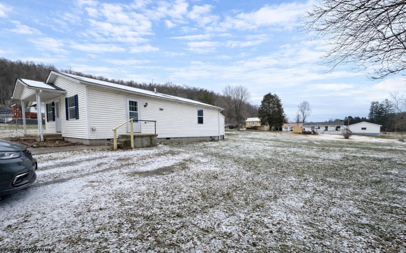 119 Riverview Heights, Weston, West Virginia 26452, 3 Bedrooms Bedrooms, 5 Rooms Rooms,1 BathroomBathrooms,Single Family Detached,For Sale,Riverview,10163259