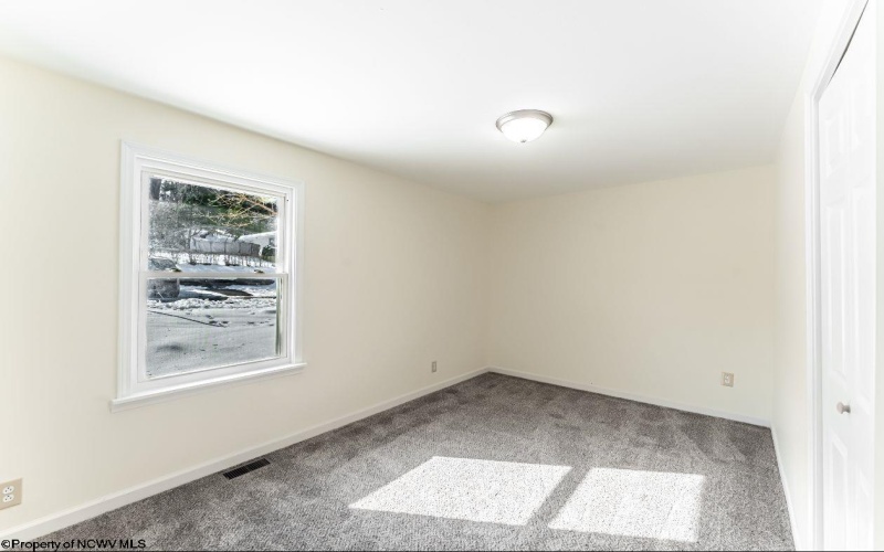 490 Ohio Avenue, Westover, West Virginia 26501, 3 Bedrooms Bedrooms, 9 Rooms Rooms,2 BathroomsBathrooms,Single Family Detached,For Sale,Ohio,10163260