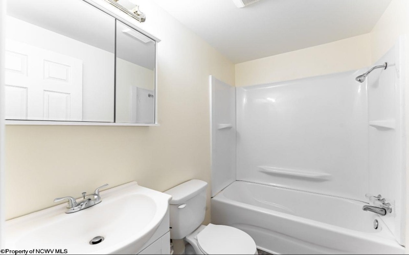 490 Ohio Avenue, Westover, West Virginia 26501, 3 Bedrooms Bedrooms, 9 Rooms Rooms,2 BathroomsBathrooms,Single Family Detached,For Sale,Ohio,10163260