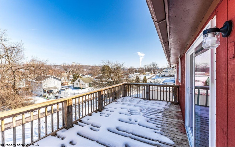 490 Ohio Avenue, Westover, West Virginia 26501, 3 Bedrooms Bedrooms, 9 Rooms Rooms,2 BathroomsBathrooms,Single Family Detached,For Sale,Ohio,10163260