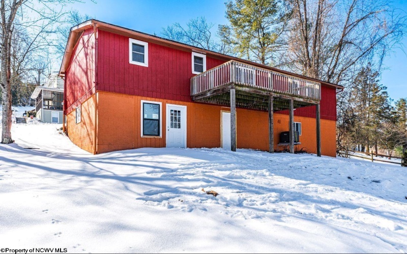 490 Ohio Avenue, Westover, West Virginia 26501, 3 Bedrooms Bedrooms, 9 Rooms Rooms,2 BathroomsBathrooms,Single Family Detached,For Sale,Ohio,10163260