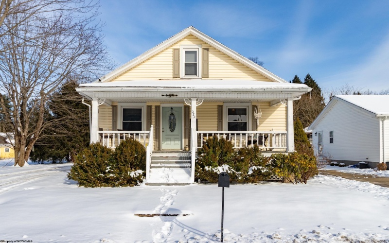 222 Johnson Avenue, Bridgeport, West Virginia 26330, 4 Bedrooms Bedrooms, 6 Rooms Rooms,2 BathroomsBathrooms,Single Family Detached,For Sale,Johnson,10163266
