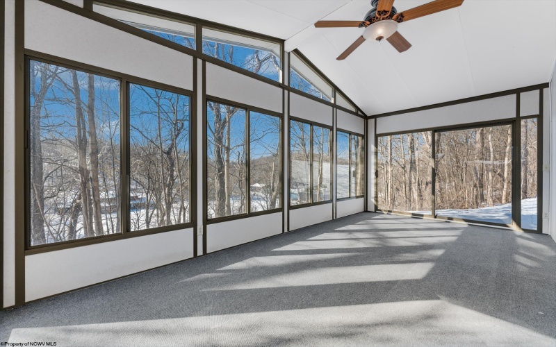 499 West Run Road, Morgantown, West Virginia 26508, 4 Bedrooms Bedrooms, 9 Rooms Rooms,2 BathroomsBathrooms,Single Family Detached,For Sale,West Run,10163284