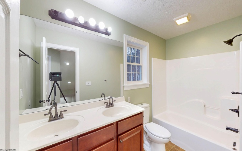 310 Hidden Point Trail, Morgantown, West Virginia 26508, 3 Bedrooms Bedrooms, 6 Rooms Rooms,3 BathroomsBathrooms,Single Family Detached,For Sale,Hidden Point,10163285