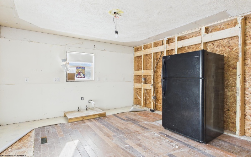 66 Hawks Nest Lane, Mount Clare, West Virginia 26408, 5 Bedrooms Bedrooms, 9 Rooms Rooms,4 BathroomsBathrooms,Single Family Detached,For Sale,Hawks Nest,10163283