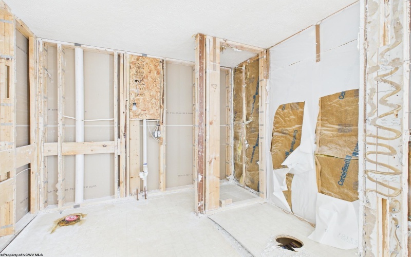 66 Hawks Nest Lane, Mount Clare, West Virginia 26408, 5 Bedrooms Bedrooms, 9 Rooms Rooms,4 BathroomsBathrooms,Single Family Detached,For Sale,Hawks Nest,10163283