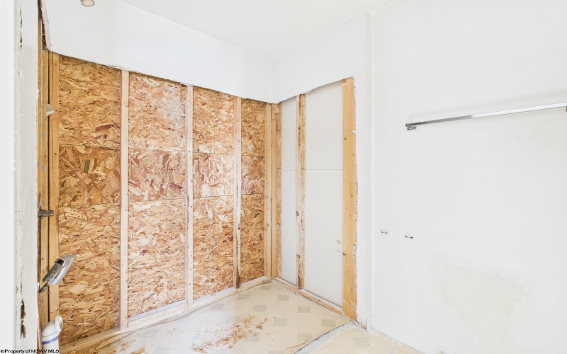 66 Hawks Nest Lane, Mount Clare, West Virginia 26408, 5 Bedrooms Bedrooms, 9 Rooms Rooms,4 BathroomsBathrooms,Single Family Detached,For Sale,Hawks Nest,10163283